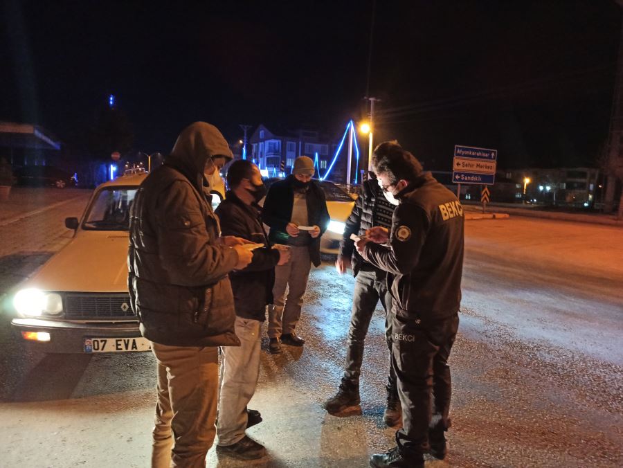 Şuhut’ta polis ekiplerinden 56 saatlik sokağa çıkma kısıtlamasında sıkı denetim