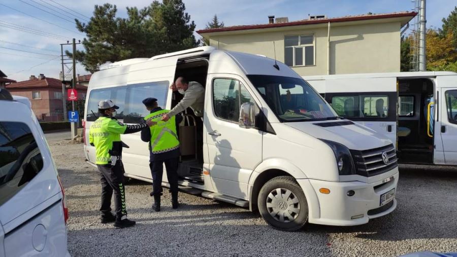 Şuhutta okul servis araçları denetlendi