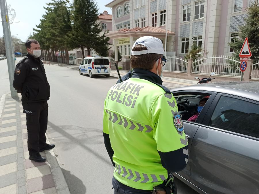 Sokağa çıkma kısıtlamasında polis göz açtırmadı  