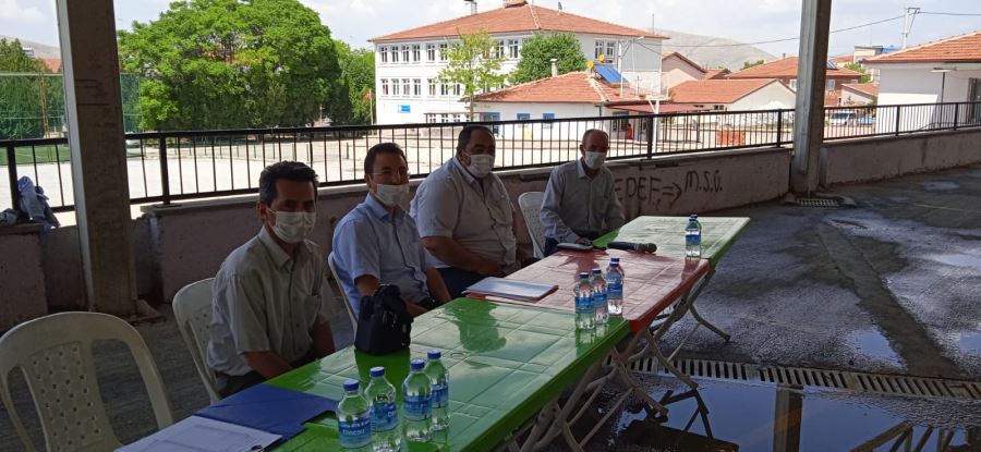 Karaadilli Beldesinde Vişne Hastalık ve Zararlıları ile ilgili çiftçi toplantısı 