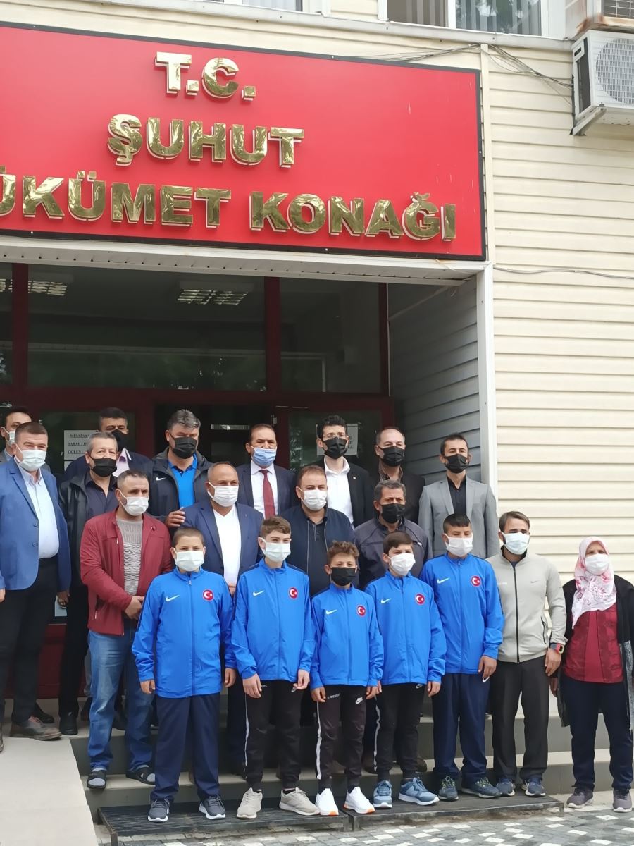 Şuhutlu 5 güreşçi Türkiye Kupası için yola çıktı  