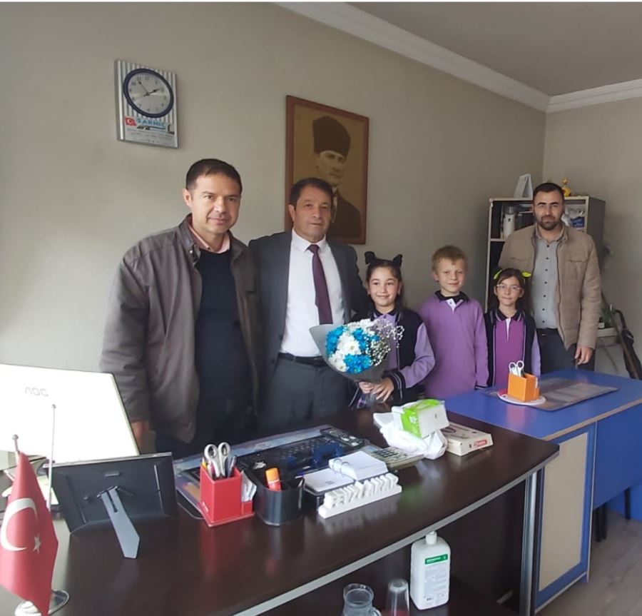 Kurtuluş İhsan Küçükarslan İlkokulu 3/B Sınıfı Başkan Fevzi Akar