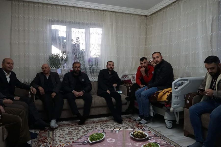Başkan Bozkurt ve Başkan Diren Gazimiz Karakuş ve Ailesinin İftar Sofrasına Misafir Oldu 