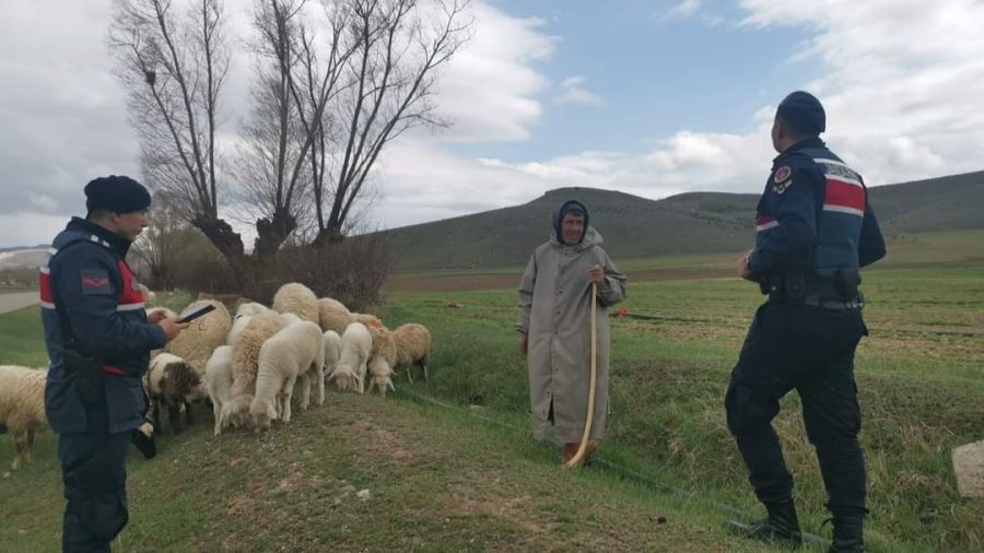 Şuhutta Jandarma Ekipleri köy sakinlerini bilgilendirdi 