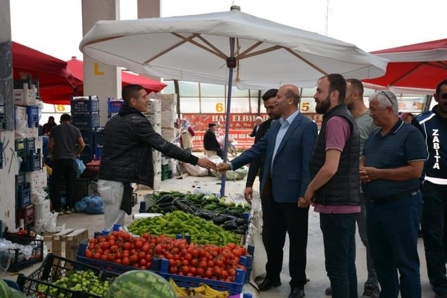 Pazar Esnafını Ziyaret Ederek Gönül Aldılar