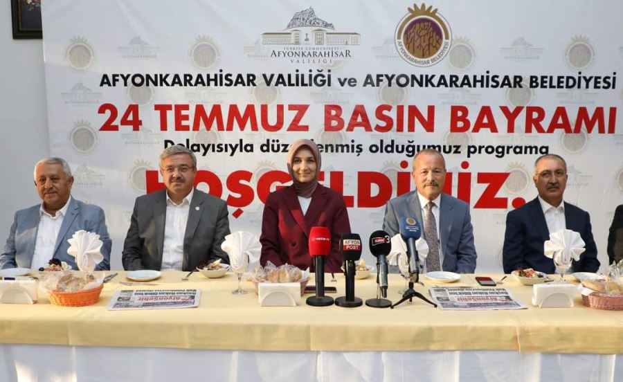 Afyonkarahisar protokolü basın mensupları ile bir araya geldi