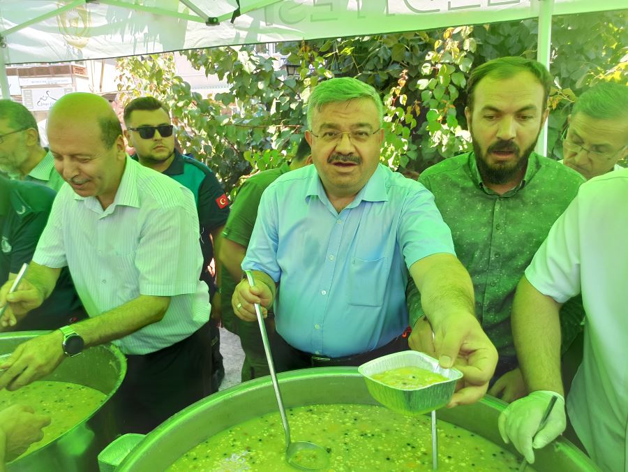 Şuhut Belediyesinden Geleneksel 14. Aşure İkramı