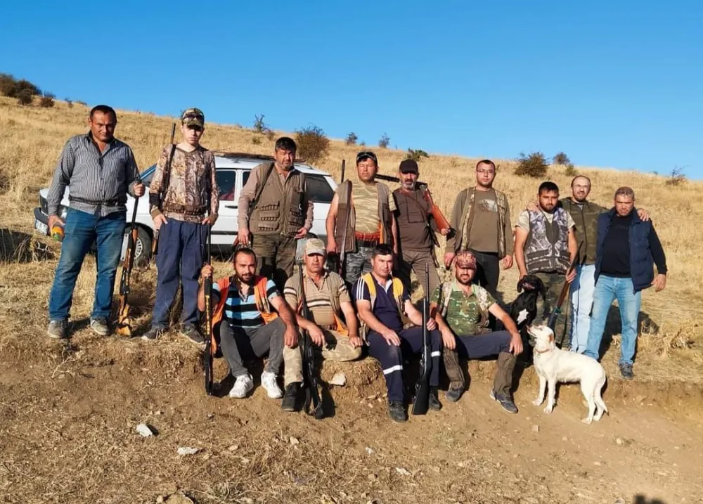 Şuhut Avcılar Kulübü Dağ Avında Kampa Girdi