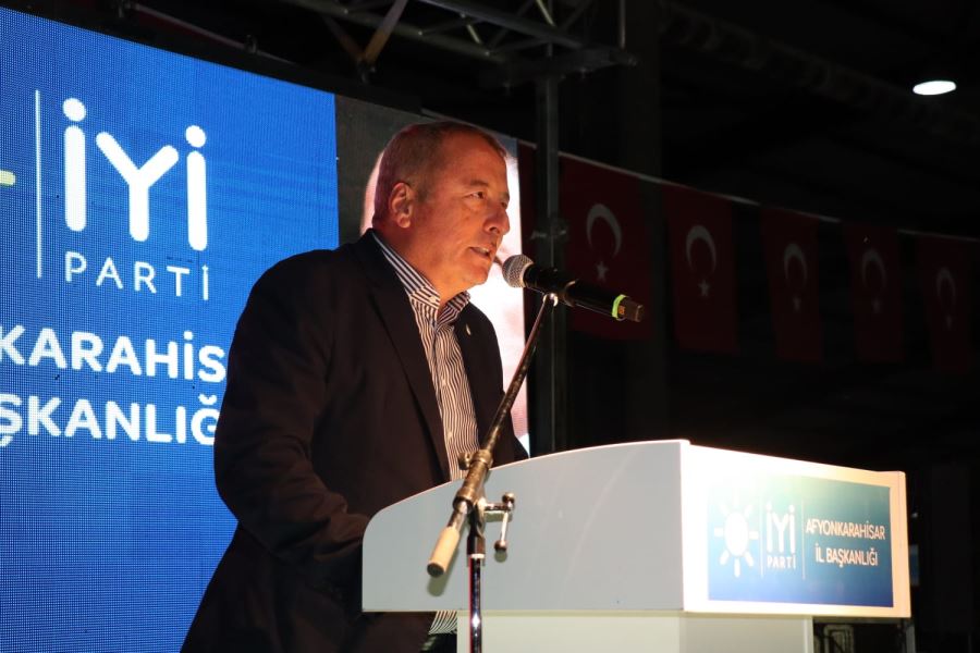 İYİ Parti adaylarından iftar yemeği