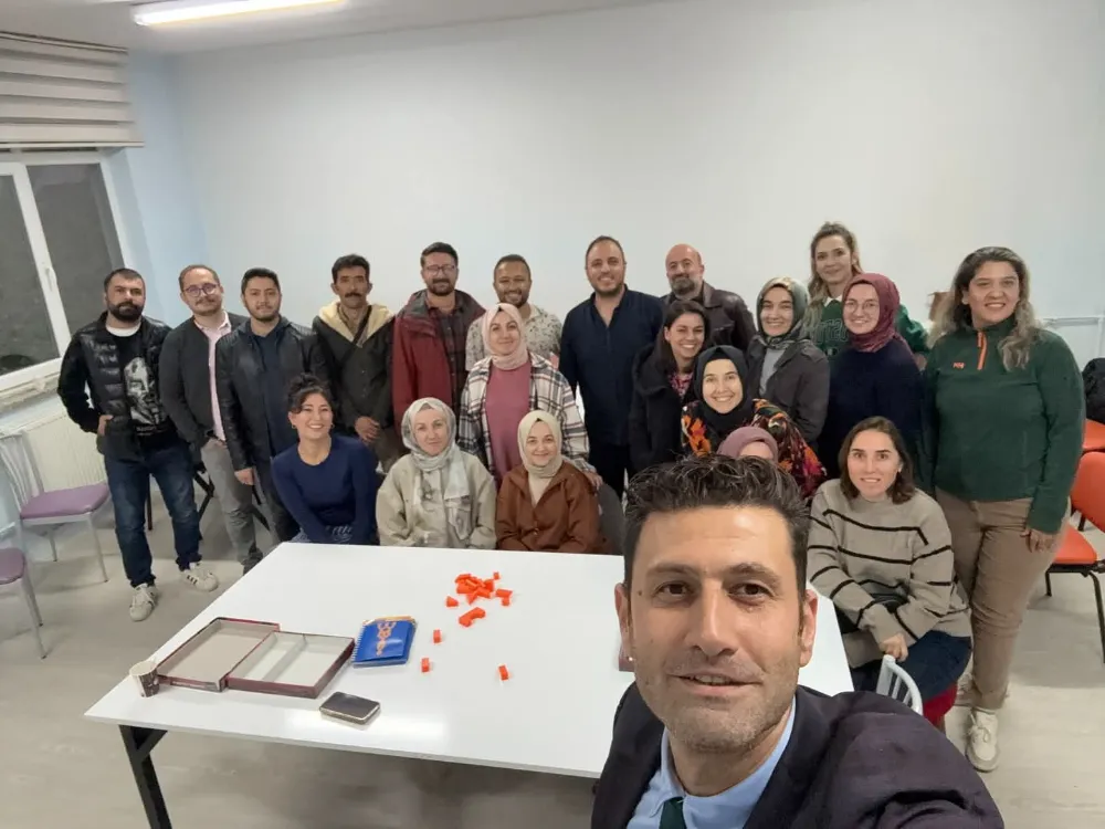  Şuhut Halk Eğitim Merkezinde “Zekâ Oyunları Hizmet İçi Eğitimi” Tamamlandı