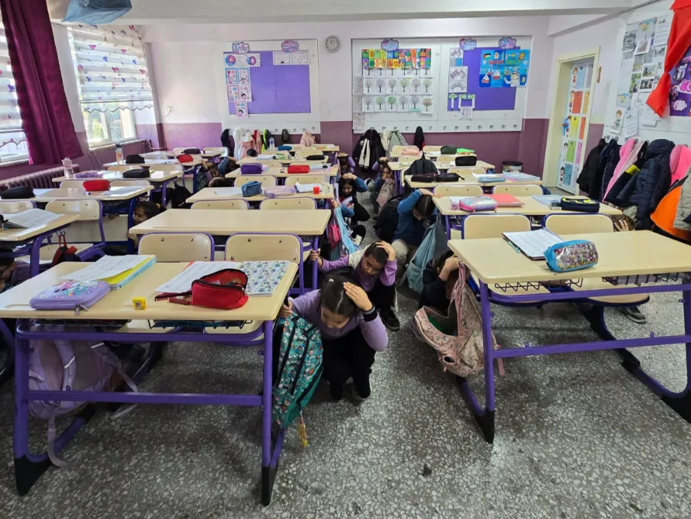 Şuhut’ta 13 Ekim Deprem Tatbikatı Gerçekleştirildi
