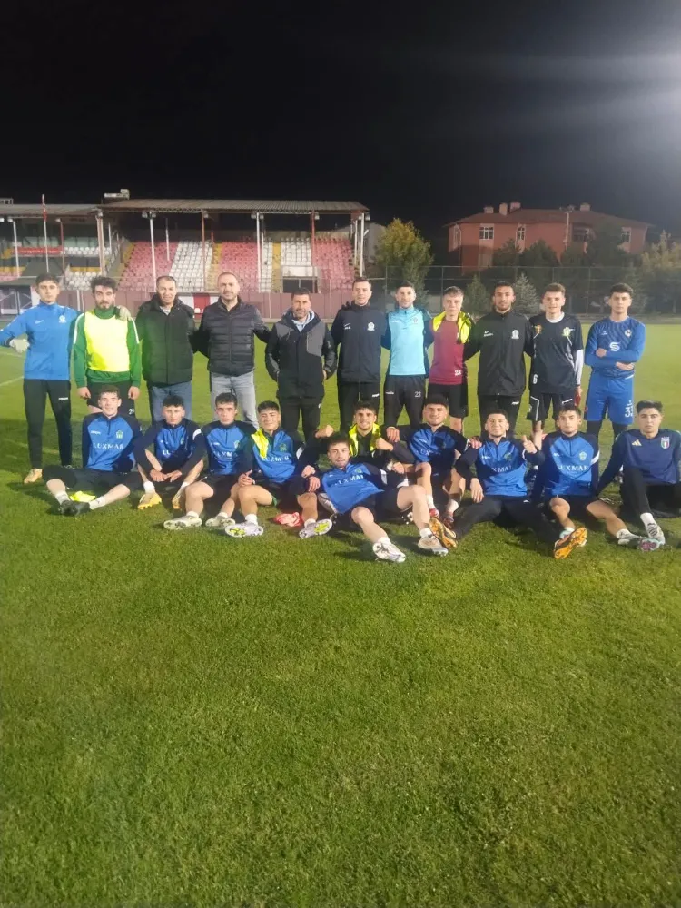 Şuhut Belediye Hisarspor, Artuk Çakırköy Spor Maçı Hazırlıklarını Sürdürüyor