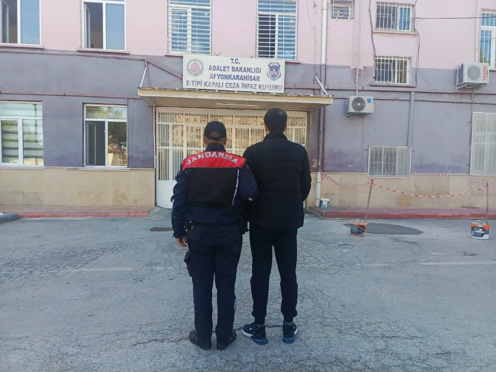 Afyonkarahisar’da 20 Yıl Hapis Cezası Bulunan Şahıs Jandarma Tarafından Yakalandı