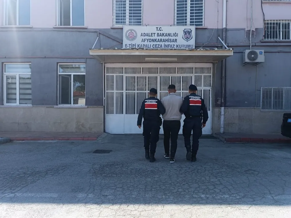 Afyonkarahisar Jandarmasından Uyuşturucu Operasyonu: Binlerce Sentetik Hap Ele Geçirildi
