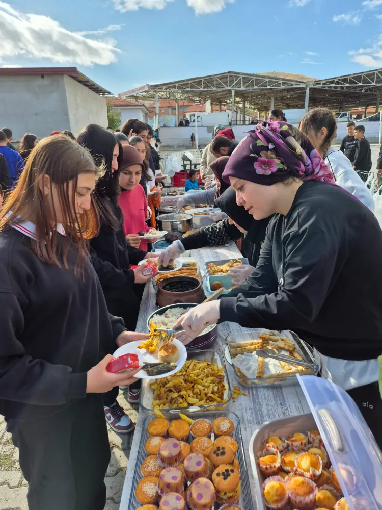 KARAADİLLİ VE AKYUVA İLKOKULLARINDAN GAZZE’YE ANLAMLI DESTEK