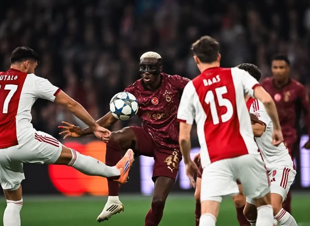 GALATASARAY’DAN AMSTERDAM’DA TARİHİ ZAFER! 