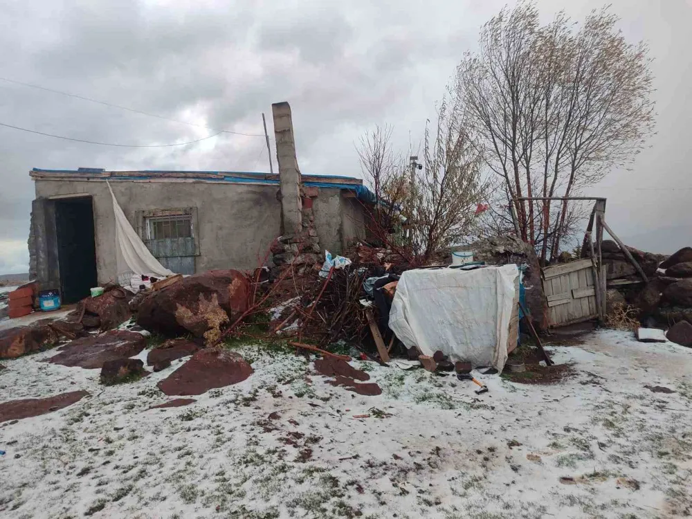 Şuhutun 1300 Rakımlı Eseli Yaylasına Mevsimin İlk Karı Düştü 