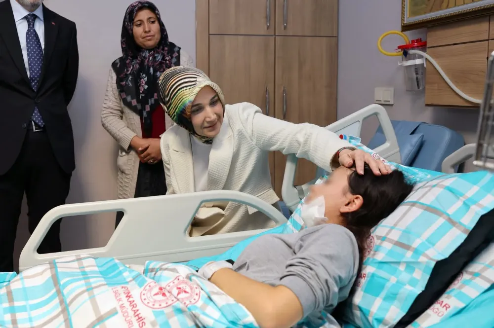 VALİ YİĞİTBAŞI, KAZADA YARALANAN ÖĞRENCİLERİ HASTANEDE ZİYARET ETTİ