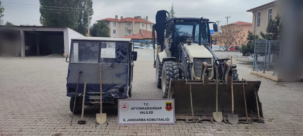 Şuhutta Kaçak Kazı Yapanları Jandarma Enseledi 