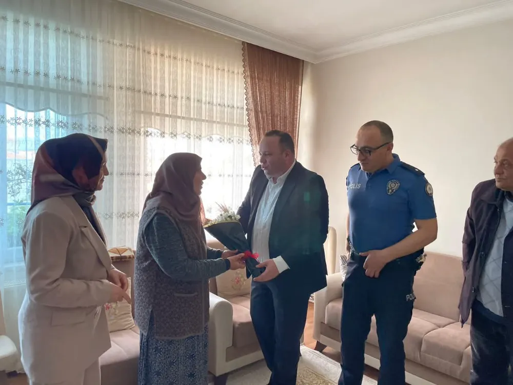 Kaymakam Eser Anneler Gününde Şehit ve Gazi Annelerini Unutmadı