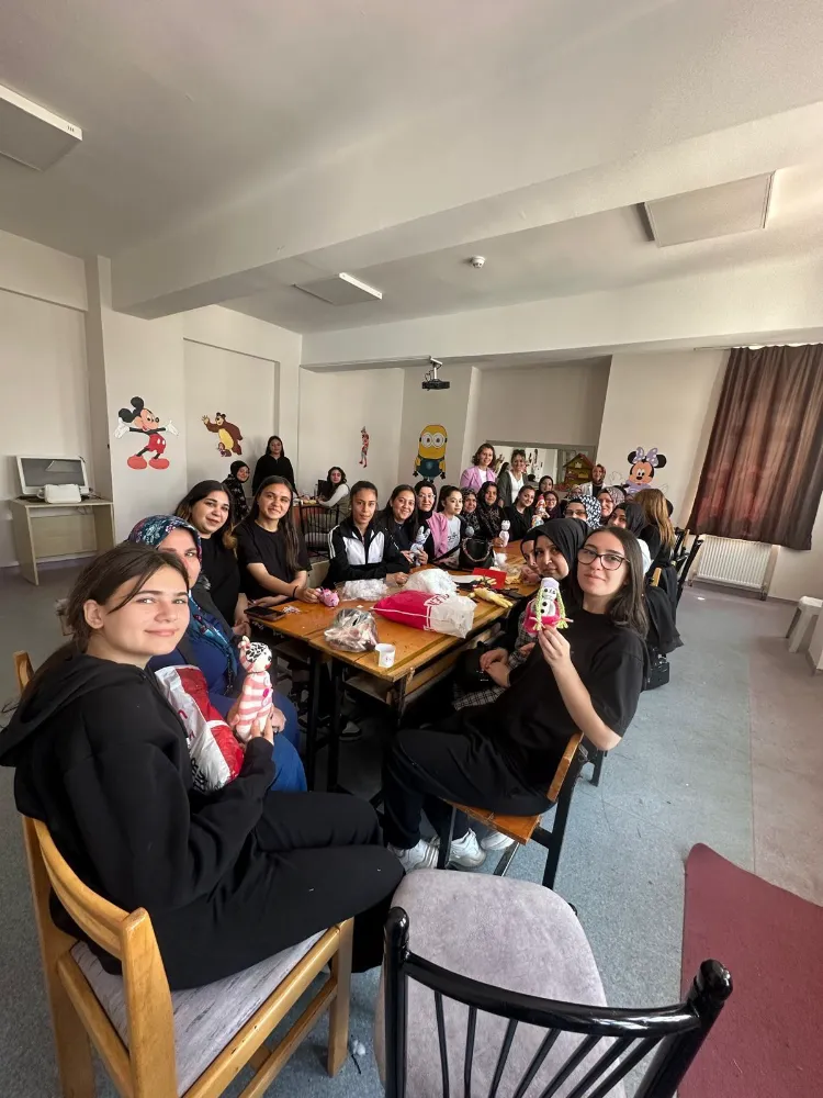Afyon’da Okul-Veli İş Birliği Fark Oluşturdu! Sınıfta Sürpriz Anlar