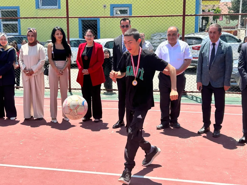 Özel Bireylerin Hünerleri Ayakta Alkışlandı