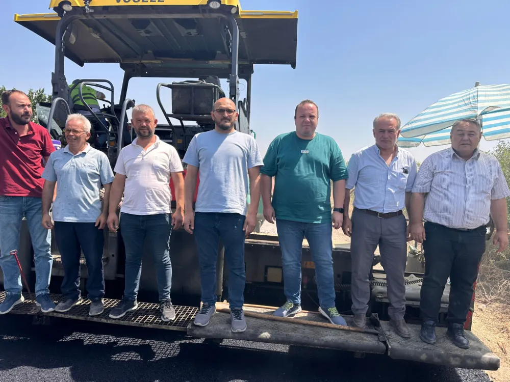 Ağzıkara Köyü’nde Sıcak Asfalt Çalışmaları Sona Yaklaştı
