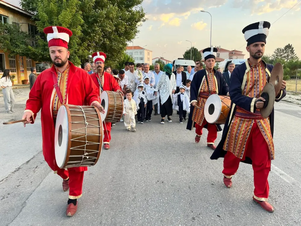 AK Parti Afyon’dan 24.Yıla 24 Çocuğa Sünnet Şöleni
