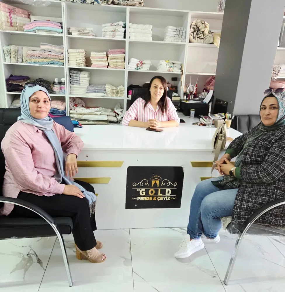 AK Parti Şuhut Kadın Kolları’ndan Esnaf Ziyaretleri