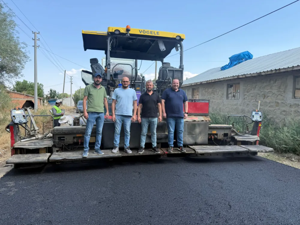 Şuhut’un Ortapınar Köyünde Asfalt Çalışmaları Sona Yaklaşıyor