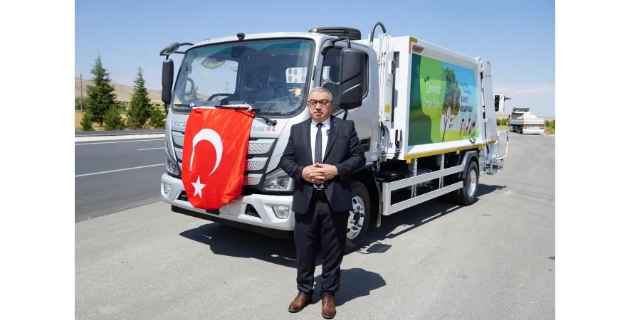 Şuhut Belediyesi’ne Çevre Bakanlığı’ndan Çöp Kamyonu ve 83 Konteyner Desteği