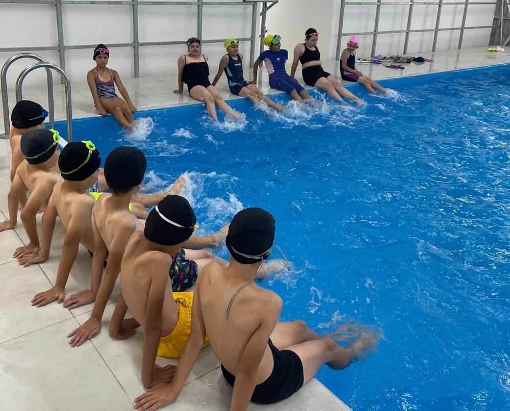 Şuhut’ta Yüzme Kursları Başladı: Çocuklar Yarı Olimpik Havuzla Buluştu